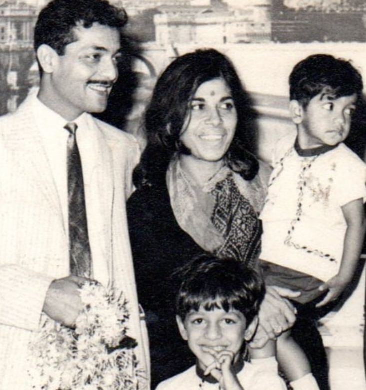 A family picture of Sharad Panday