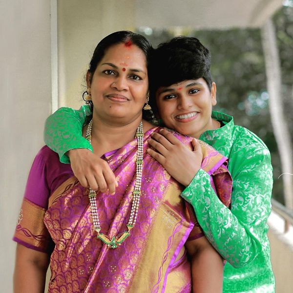 A photo of Anjuz Rosh with her mother