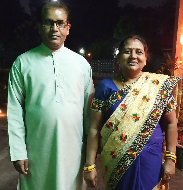 A picture of Karpoor Gaurav's parents