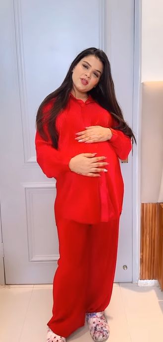 A picture of Payal Malik during her pregnancy