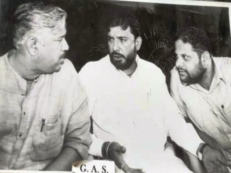 An old picture of Girish Bapat, Congress member Shantilal Suratwala, and NCP leader Ankush Kakade