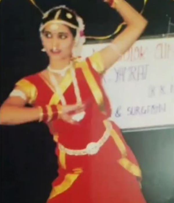 An old picture of Spandana Palli doing Kathak