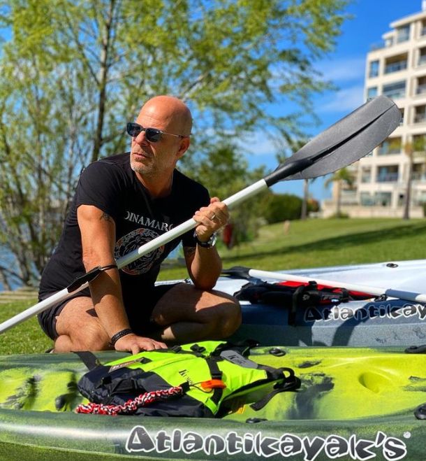 Bruce Willis kayaking