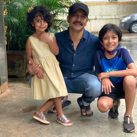 Deepak Dobriyal with his kids