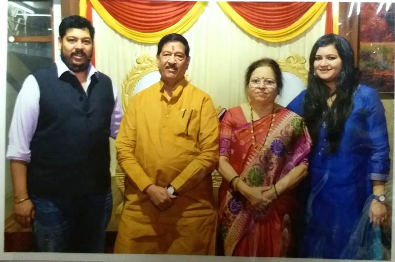 Girish Bapat with his wife, son, and daughter-in-law