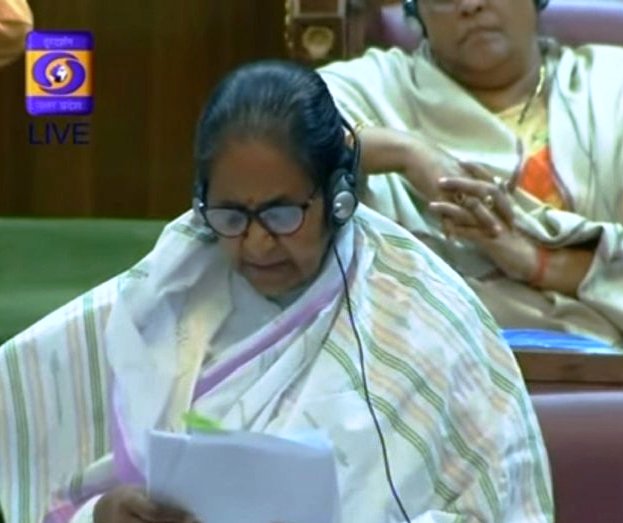 Gulab Devi giving a speech at the UP Legislative Assembly