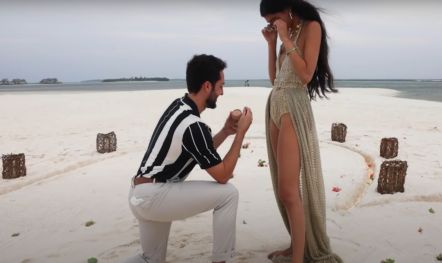 Ivor proposing his girlfriend Alanna in Maldives