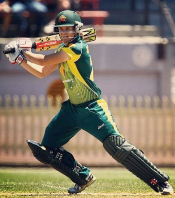 Jess Jonassen batting for the Australian Women's team