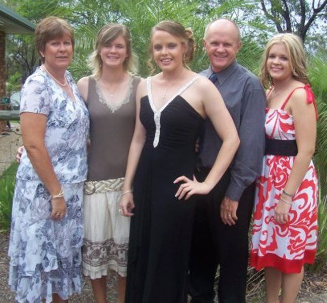 Jess Jonassen (second from left) with her family