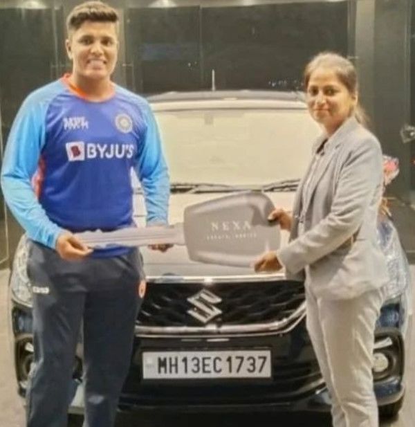 Kiran Navgire with her car