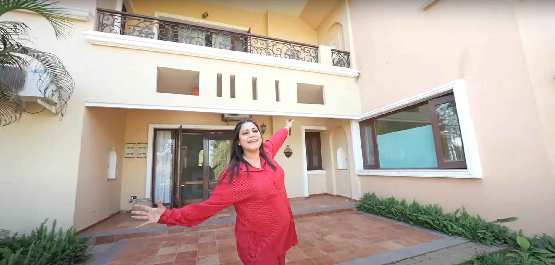 Kritika in a video introducing their fans to their new house