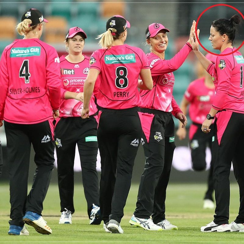Marizanne Kapp with her team during the Women’s Big Bash League