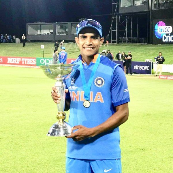 Shivam Mavi with the 2018 Under-19 World Cup Trophy