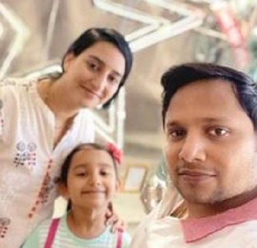 Vikas D Nahar with his wife and daughter