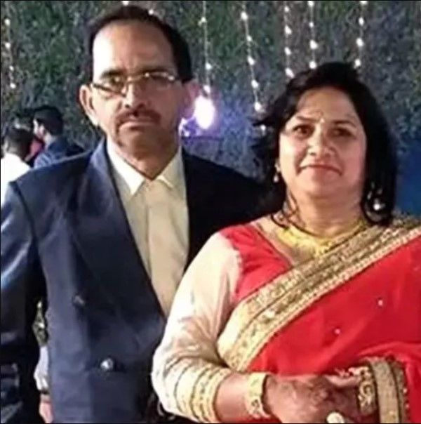 A photo of Anushka Kaushik's parents