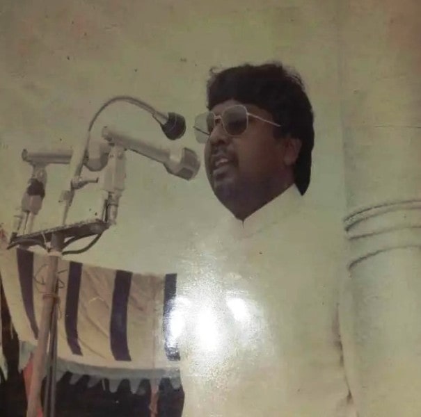 A photo of G. Krishnaiah taken while he was giving a speech in Bihar during an event