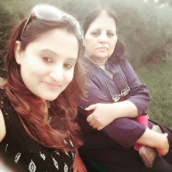 Aakshi Mathur with her mother