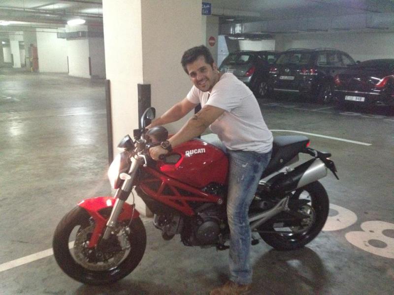 Bhakhtyar Irani posing with his Ducati 796