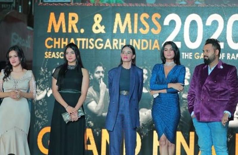 Bhumika Bahl (centre) as a judge at the beauty pageant 'Mr. & Miss Chhattisgarh India 2020'