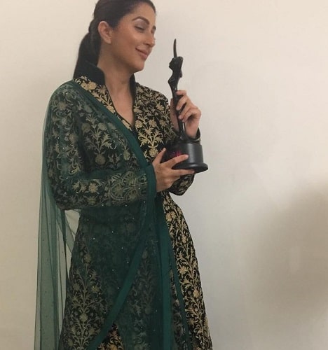 Bhumika Chawla with her Zee Apsara Award