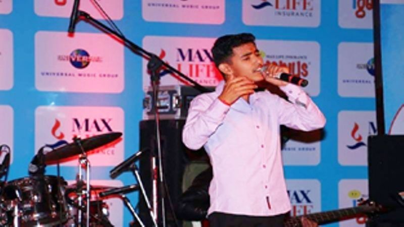 Chirag Kotwal performing in the show Max I Genius Young Singing Stars Season 2
