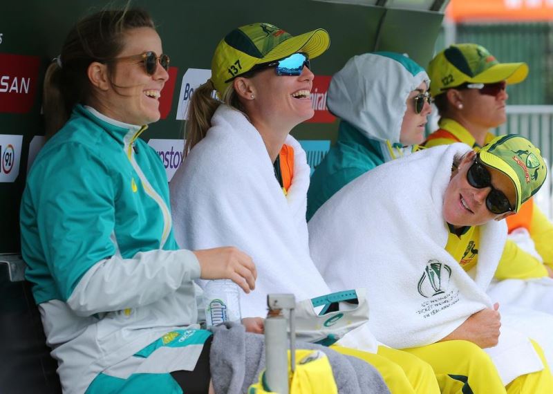 Grace Harris with her Australia Women's teammates