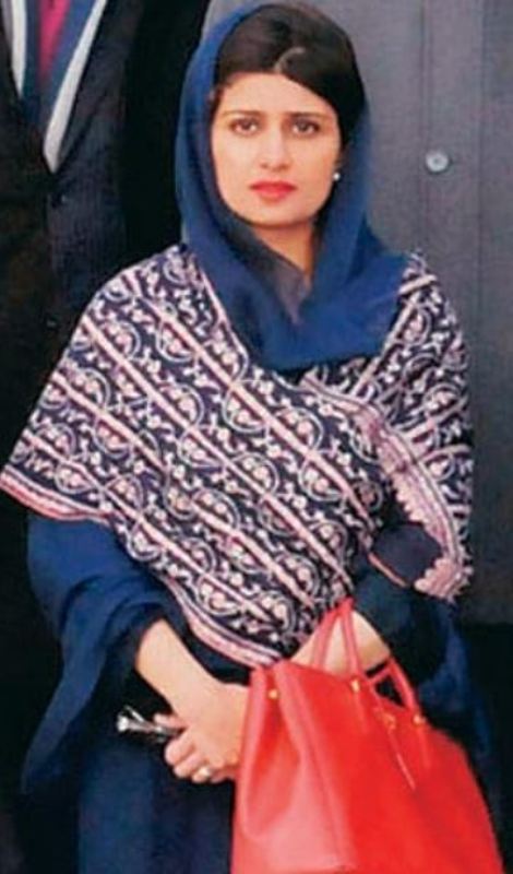 Hina Rabbani Khar carrying a Prada bag costing about Rs. 66,000