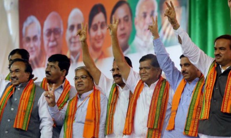 Jagadish Shettar (third from left) with the Karnataka BJP leaders