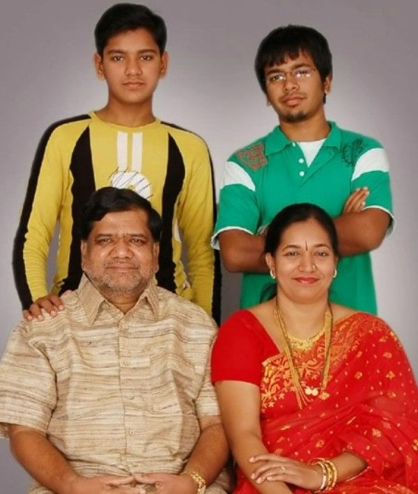 Jagadish Shettar with his family