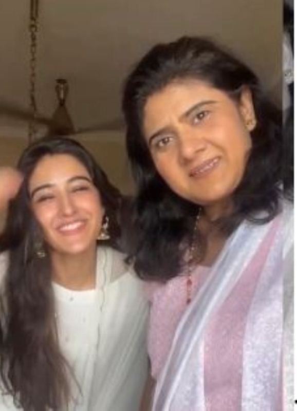 Sakshi Vaidya with her mother