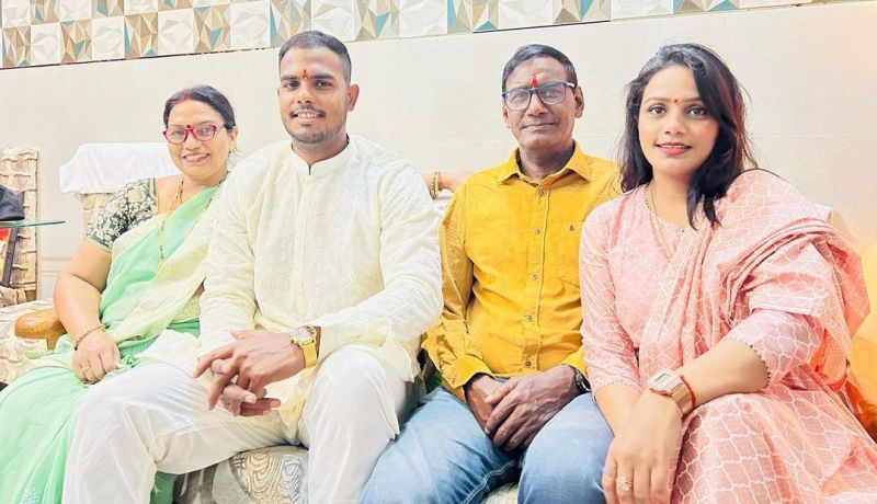 Yash Dayal's mother, Radha Dayal, Yash Dayal, his father, Chandrapal Dayal, and his sister, Shuchi Dayal (left to right)