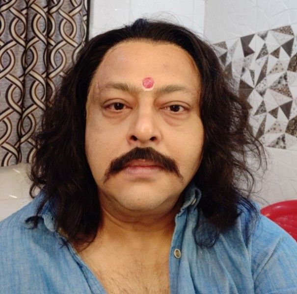 A photo of Nitesh Pandey from the sets of Maharaj Ki Jai Ho!