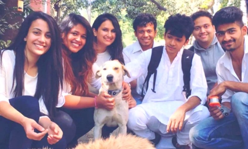 A photo of Shantanu Naidu (third from the right) taken with the volunteers of Motopaws