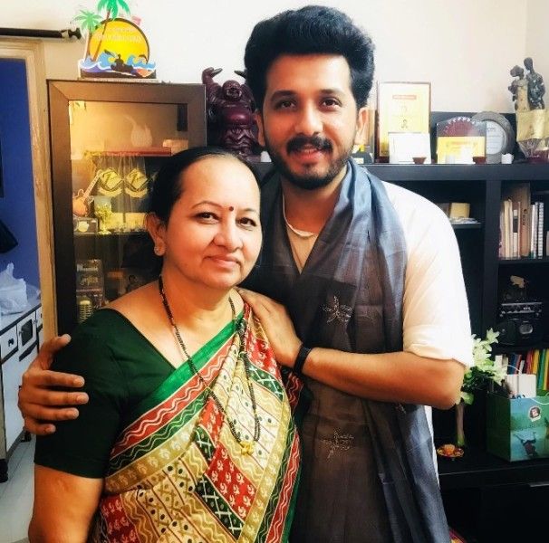 Abhijeet Khandkekar with his mother