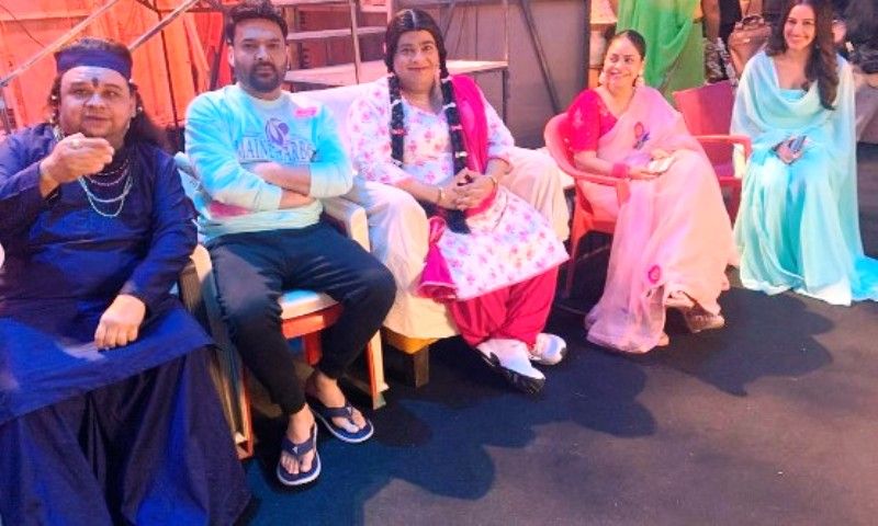 Atul Parchure (extreme left) with Kapil Sharma and others