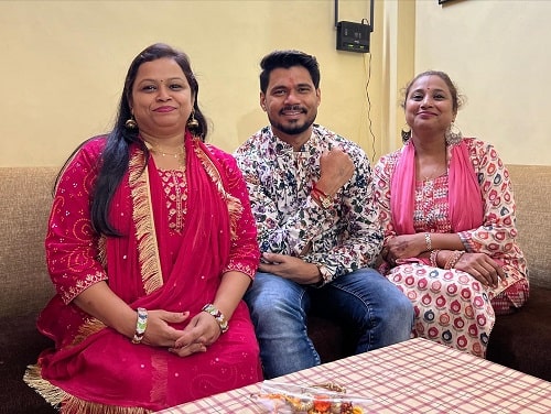 Avinash Dwivedi and his sisters