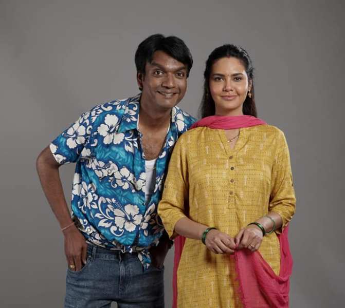 Chandra Shekhar Dutta with Esha Gupta during the shoot of web series Nakaab