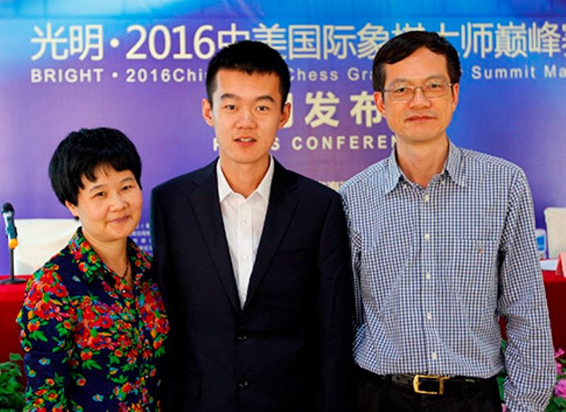 Ding Liren with his parents
