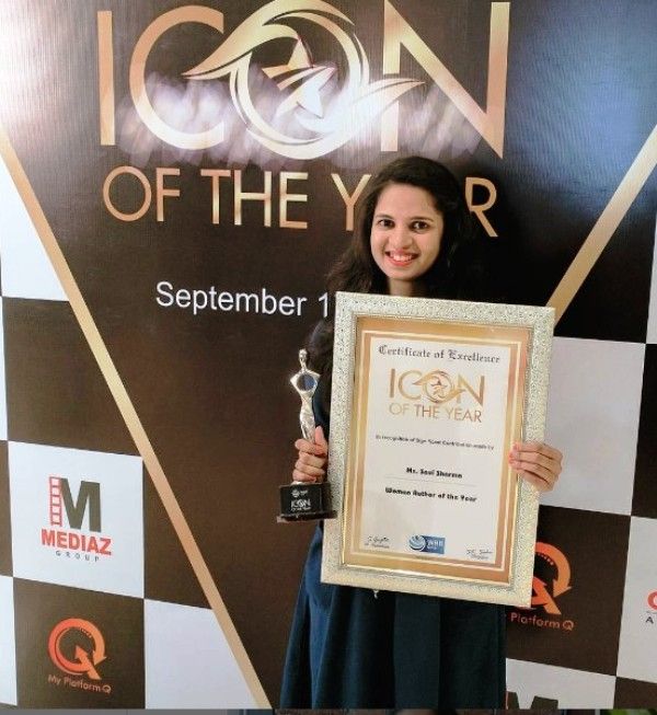Icon of The Year Award to Savi