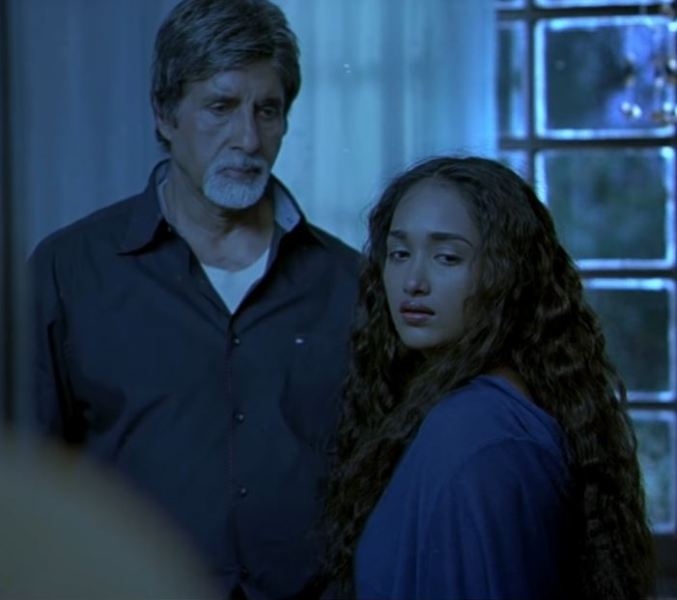 Jiah Khan (as Jia) and Amitabh Bachchan (as Vijay Anand) in a still from the film 'Nishabd' (2007)