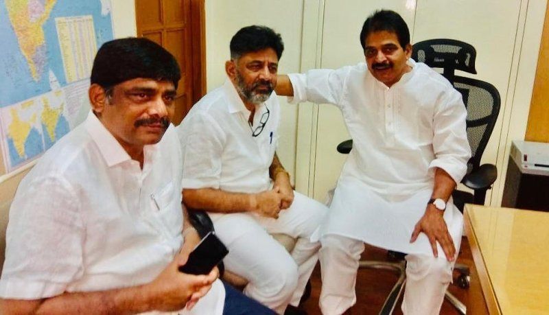 K. C. Venugopal with Karnataka Congress stalwart D. K. Shivakumar and his brother, D. K. Suresh
