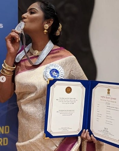 Lakshmi Priyaa Chandramouli with her National Film Award