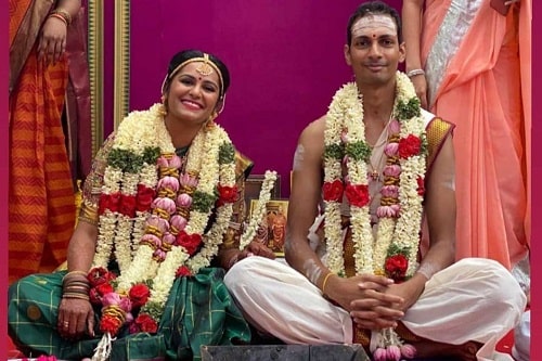 Lakshmi Priyaa Chandramouli's marriage picture