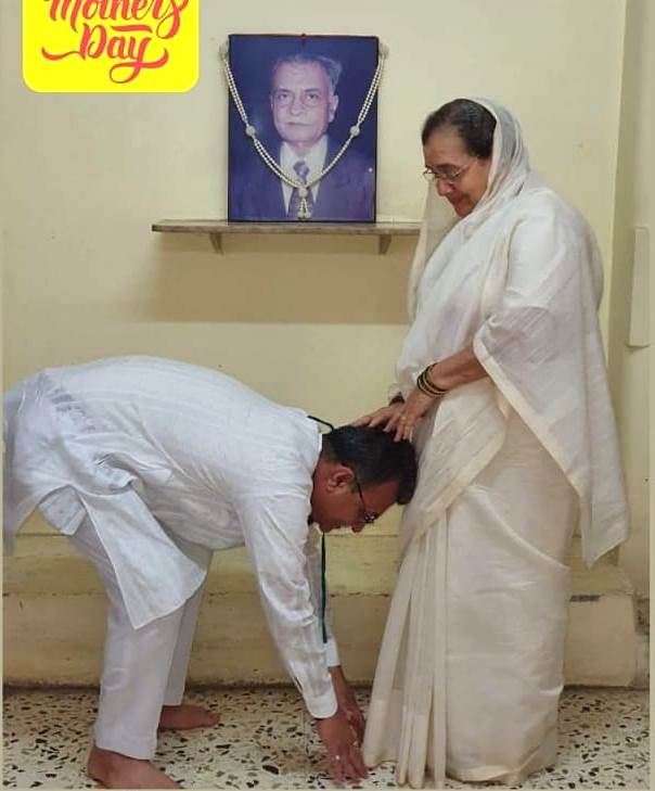 Mahesh Kumathalli with his mother