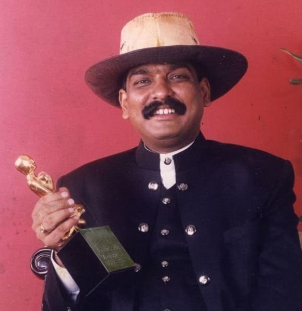 Nitin Chandrakant Desai received Filmfare Award for '1942 A Love Story'