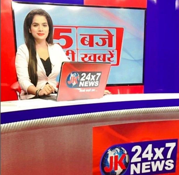Pooja Khanduri anchoring the show at JK 247 News