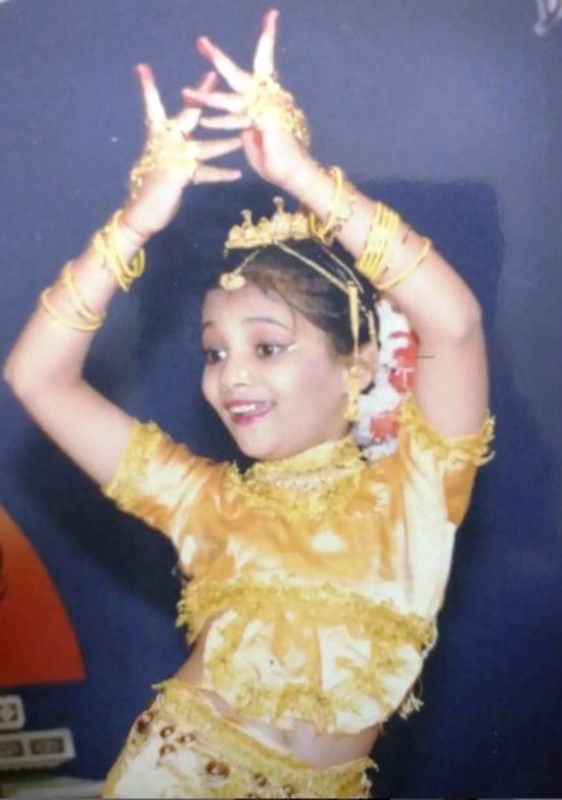 Pooja Thombre performing in her childhood