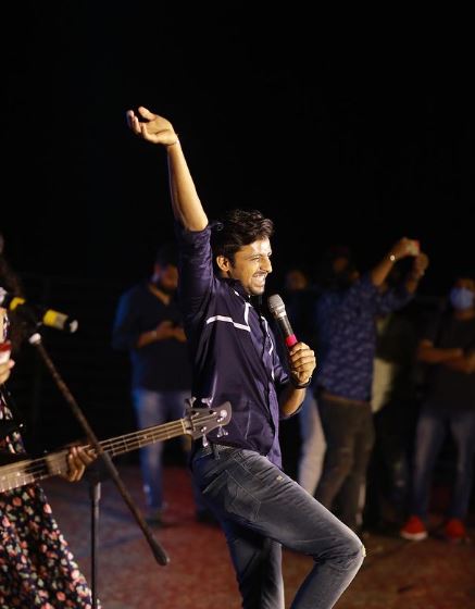 Priyadarshi Pulikonda performing on stage