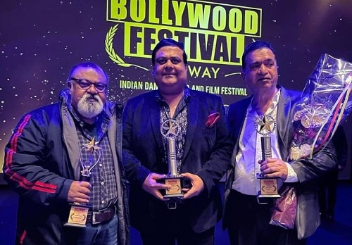 Rahul Mittra with his award at Bollywood Festival