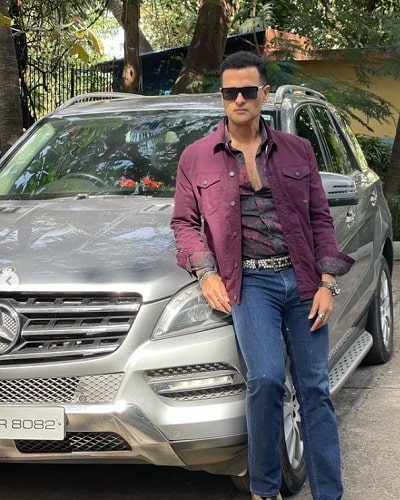 Rohit Roy with his car